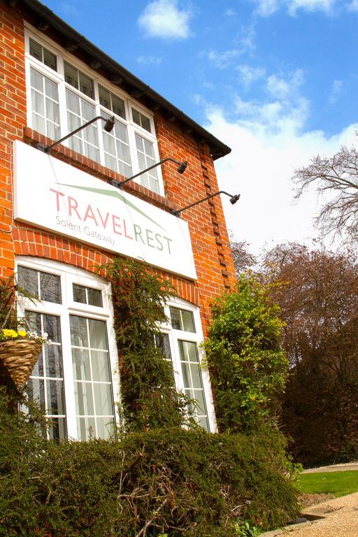 Hotel Travelrest Fareham Solent Gateway Esterno foto